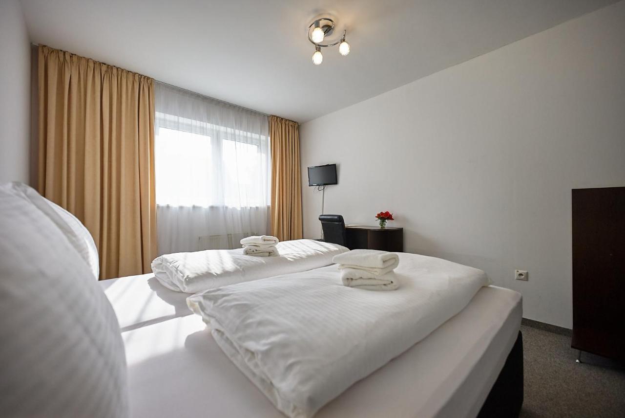 Dependance Patriot Trnava Hotel Eksteriør billede