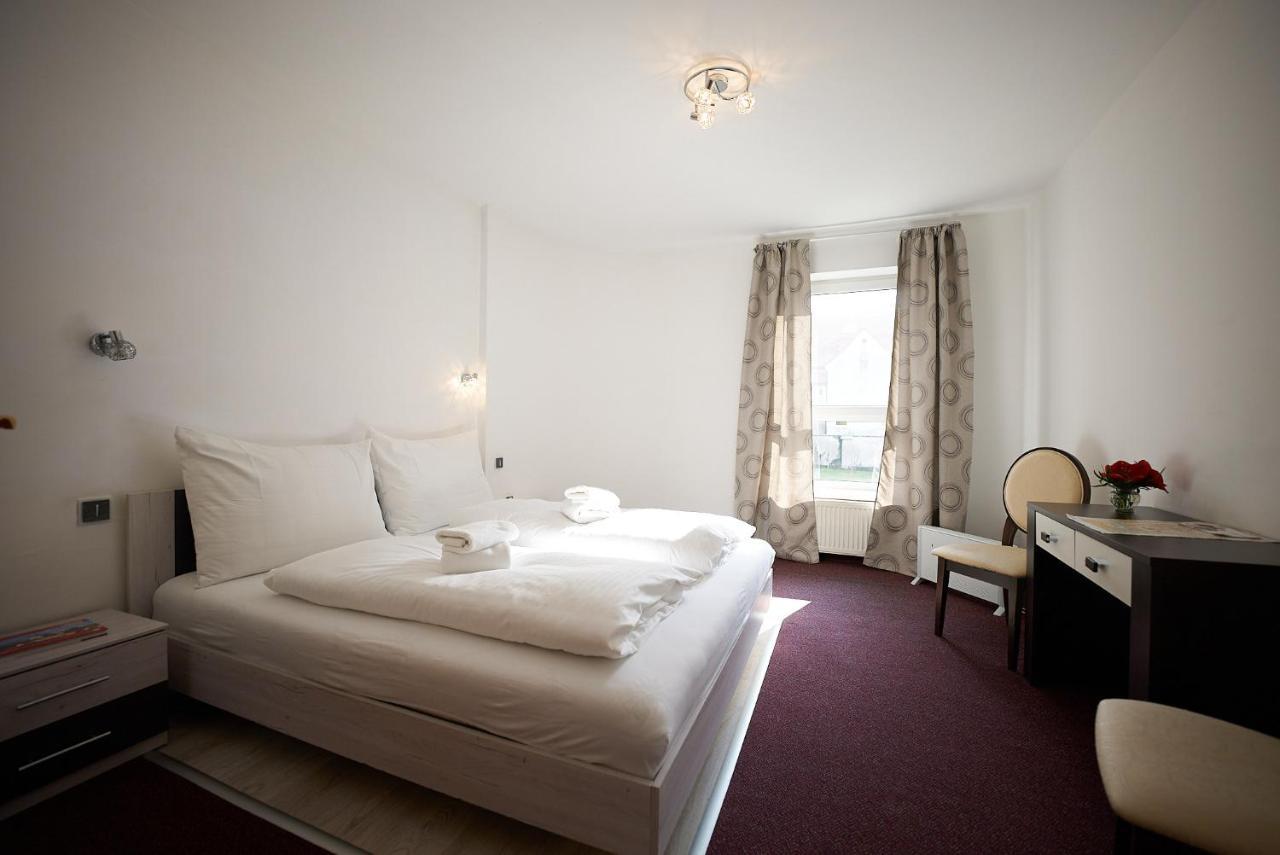 Dependance Patriot Trnava Hotel Eksteriør billede