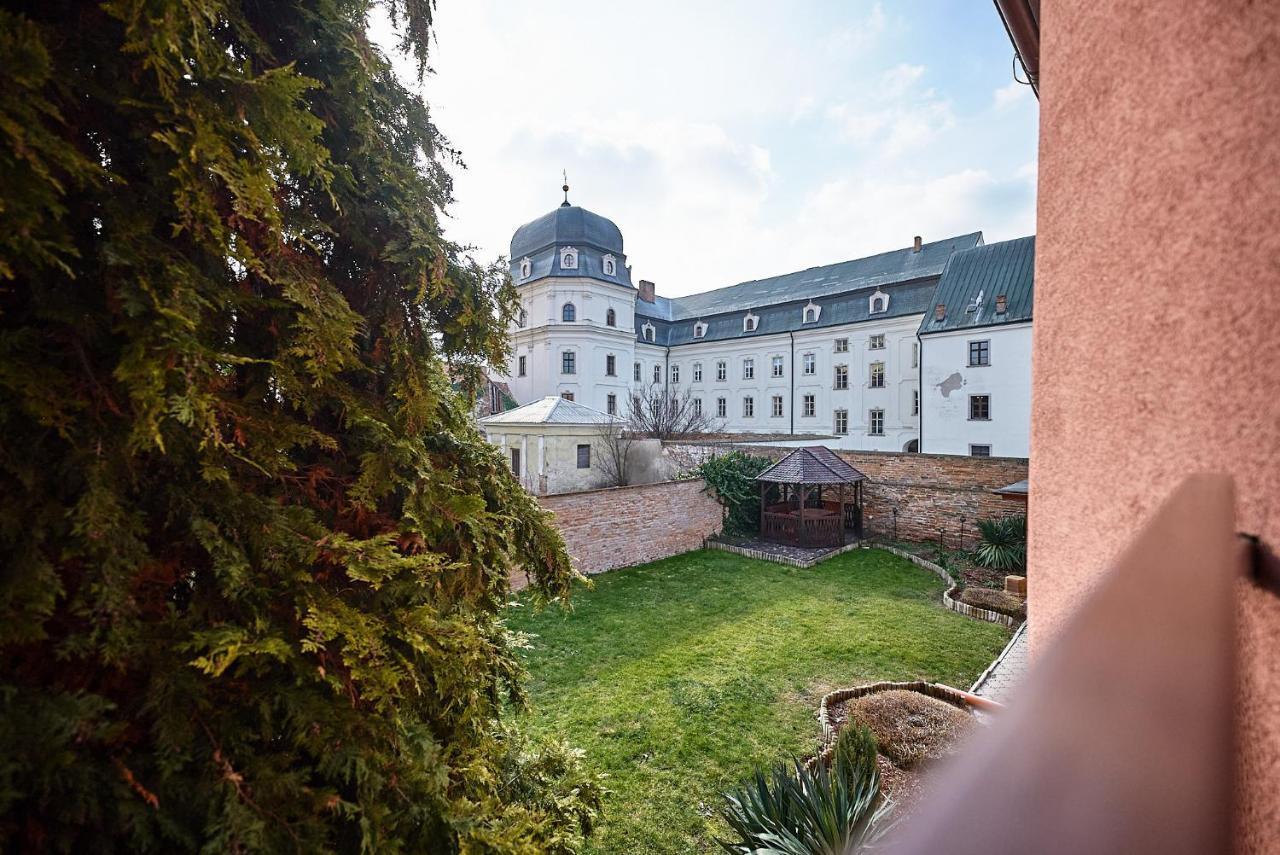 Dependance Patriot Trnava Hotel Eksteriør billede