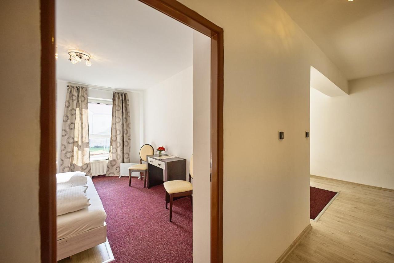 Dependance Patriot Trnava Hotel Eksteriør billede