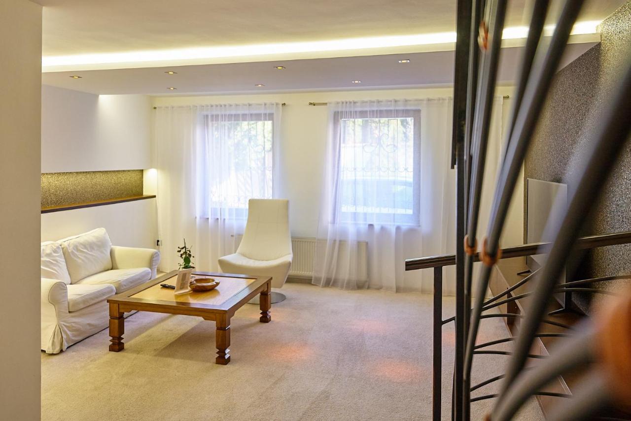 Dependance Patriot Trnava Hotel Eksteriør billede