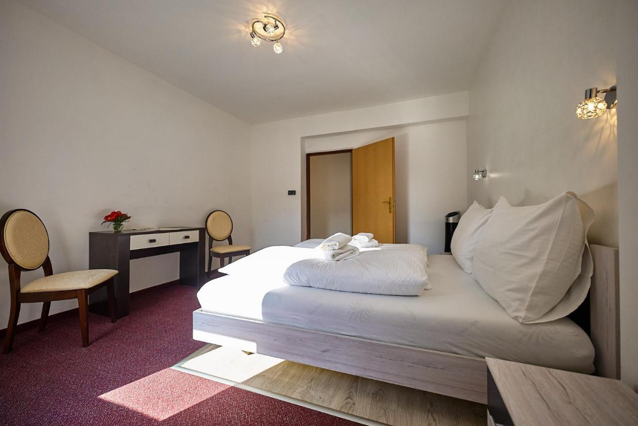 Dependance Patriot Trnava Hotel Eksteriør billede