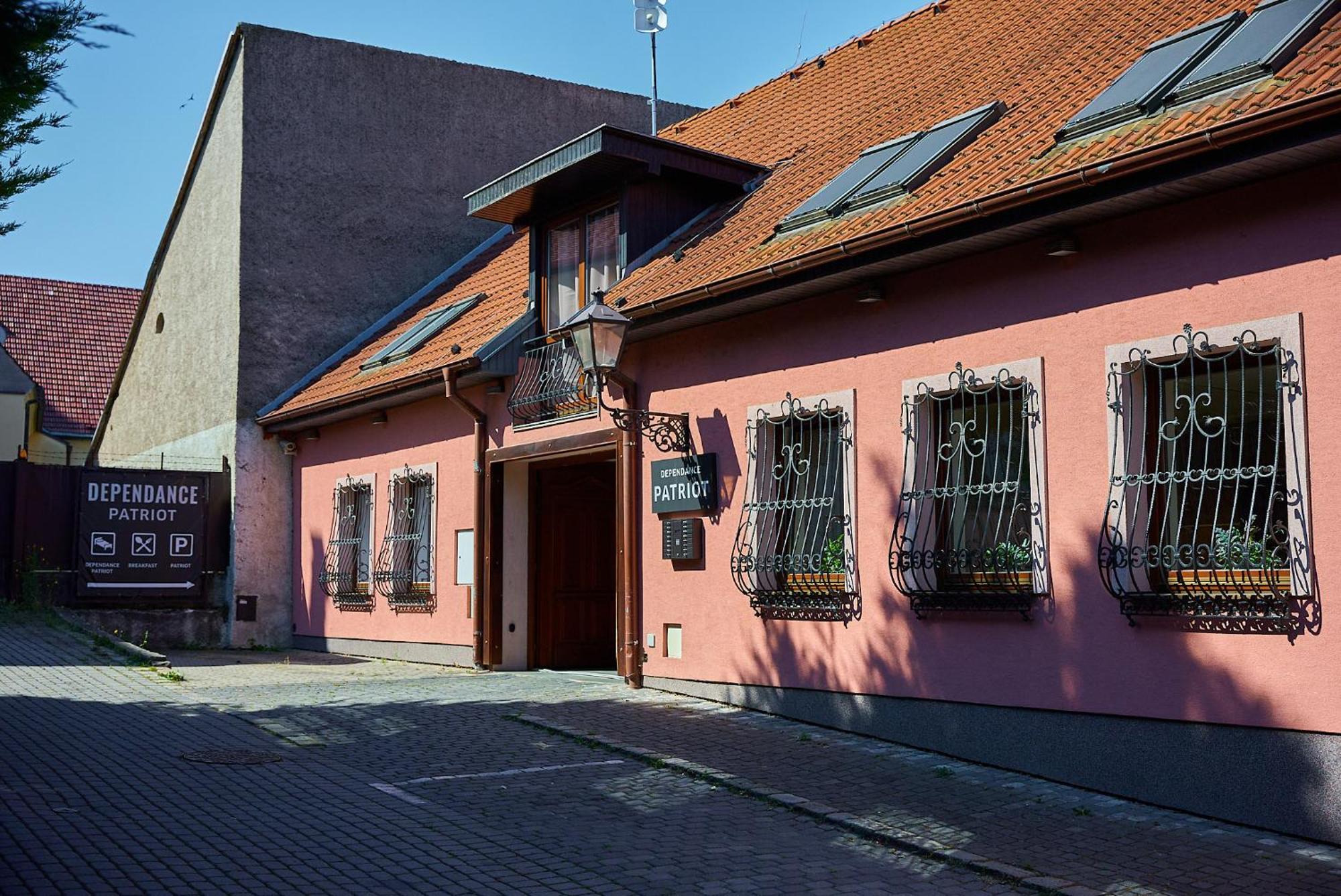 Dependance Patriot Trnava Hotel Eksteriør billede