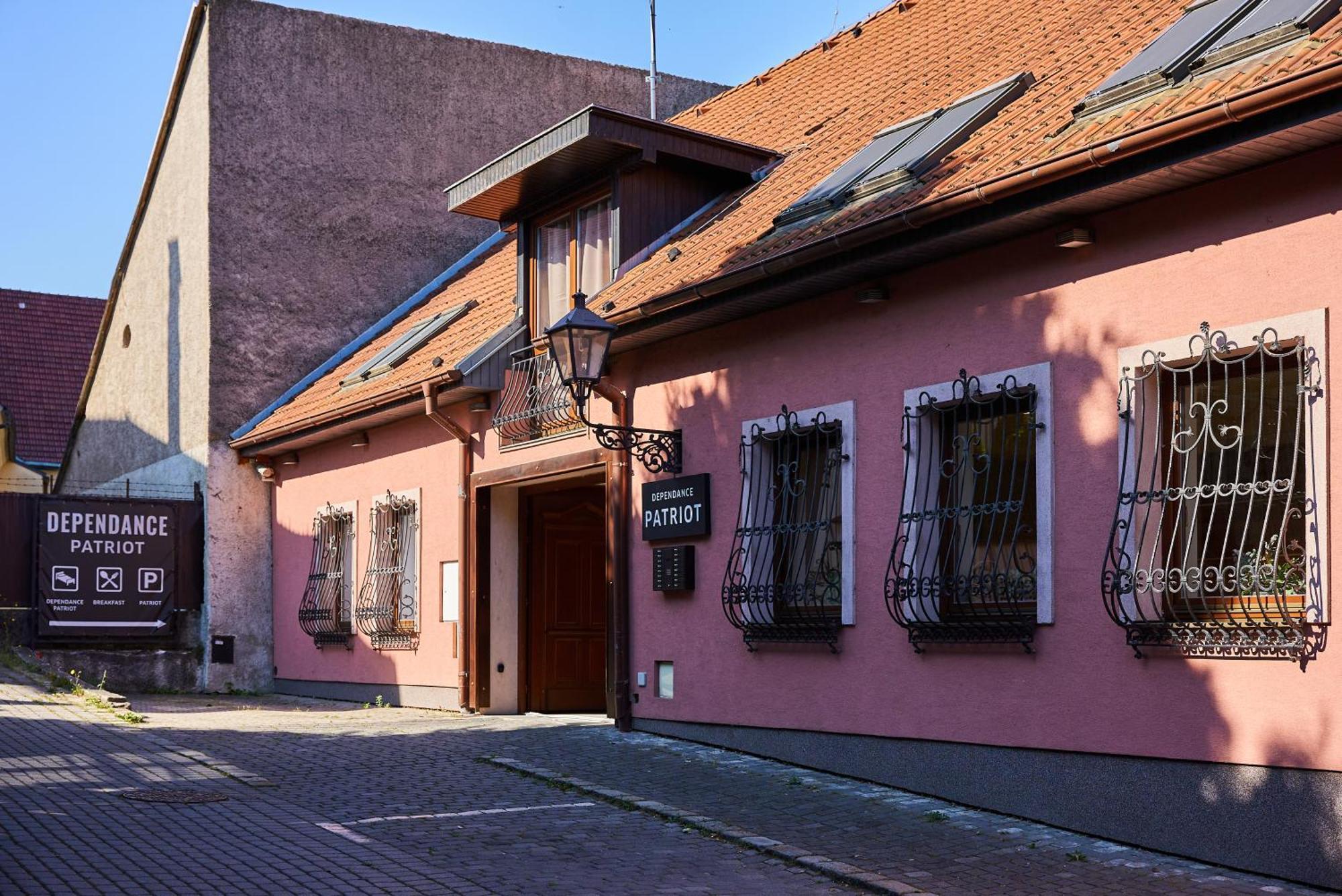 Dependance Patriot Trnava Hotel Eksteriør billede
