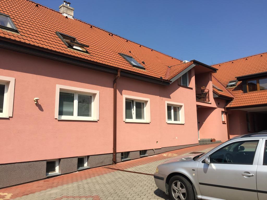 Dependance Patriot Trnava Hotel Eksteriør billede